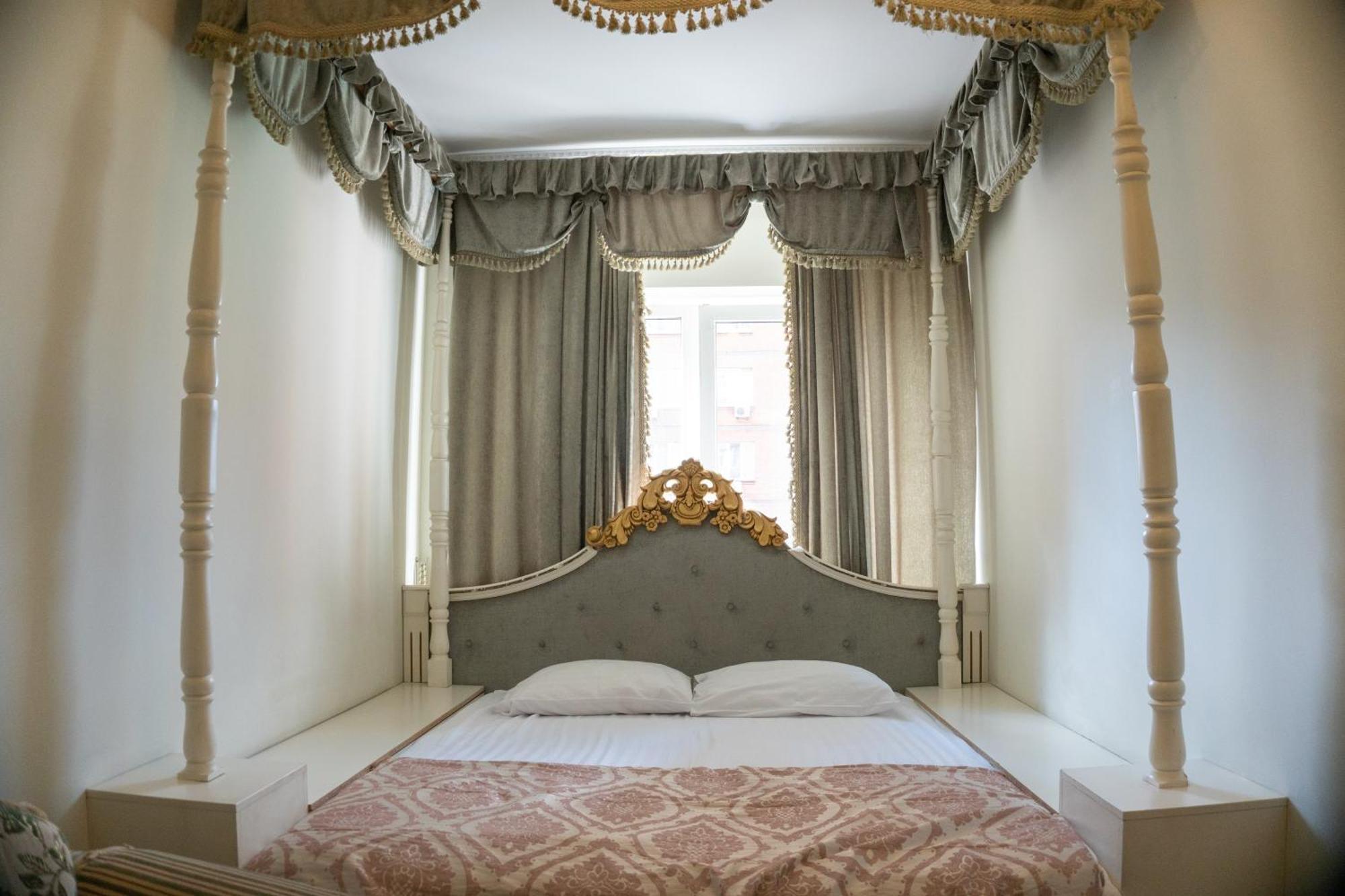 Royal City Hotel Kiev Eksteriør billede