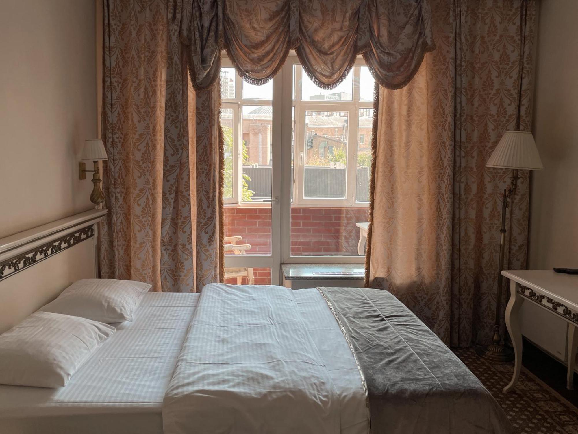 Royal City Hotel Kiev Værelse billede
