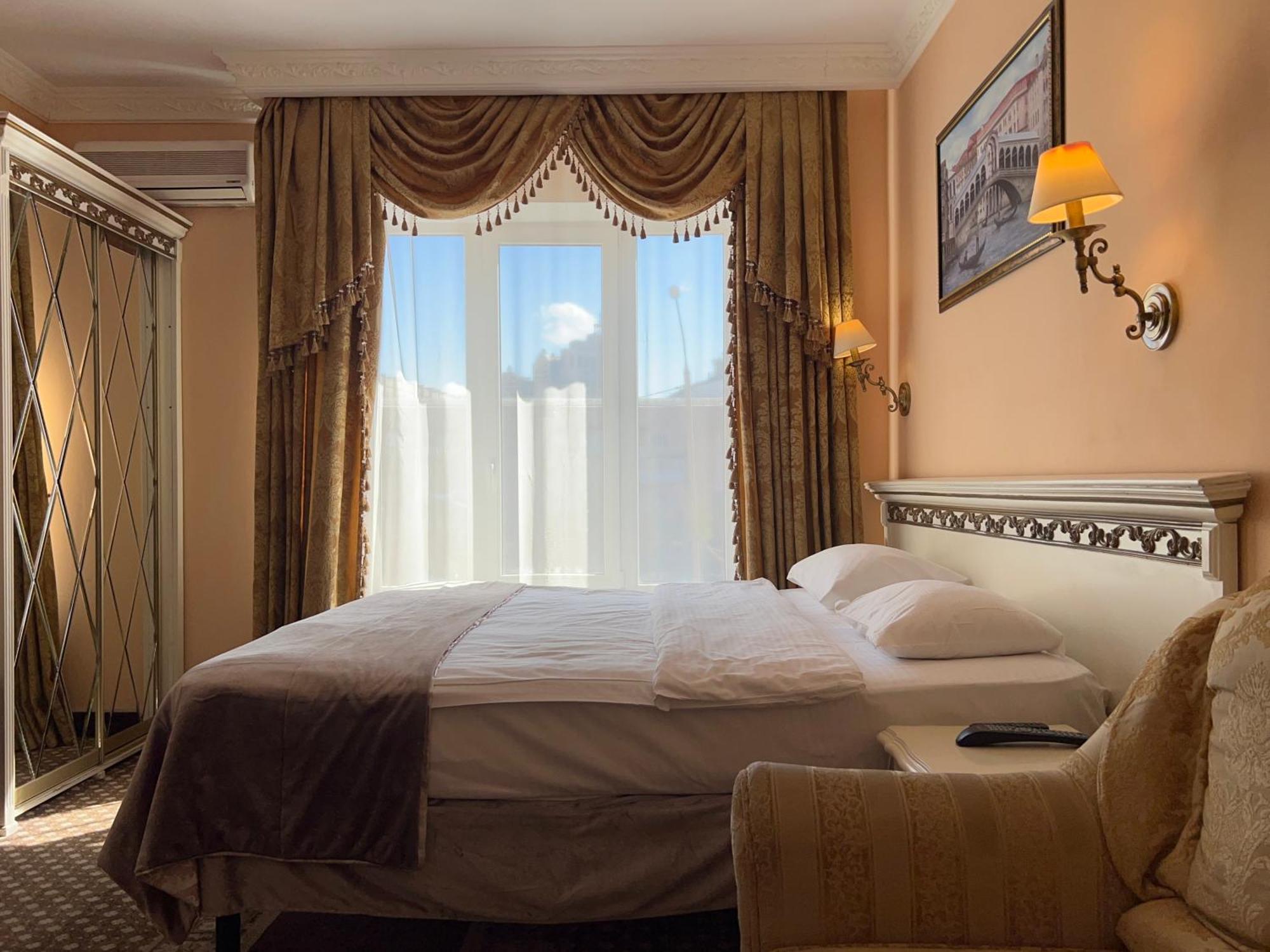 Royal City Hotel Kiev Eksteriør billede
