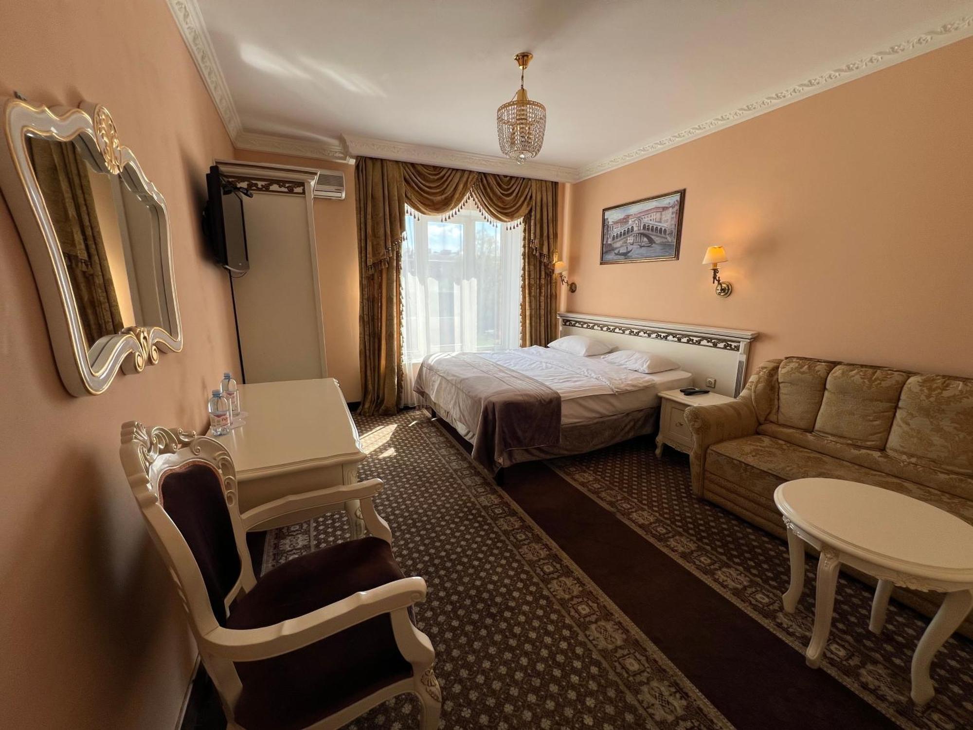 Royal City Hotel Kiev Eksteriør billede