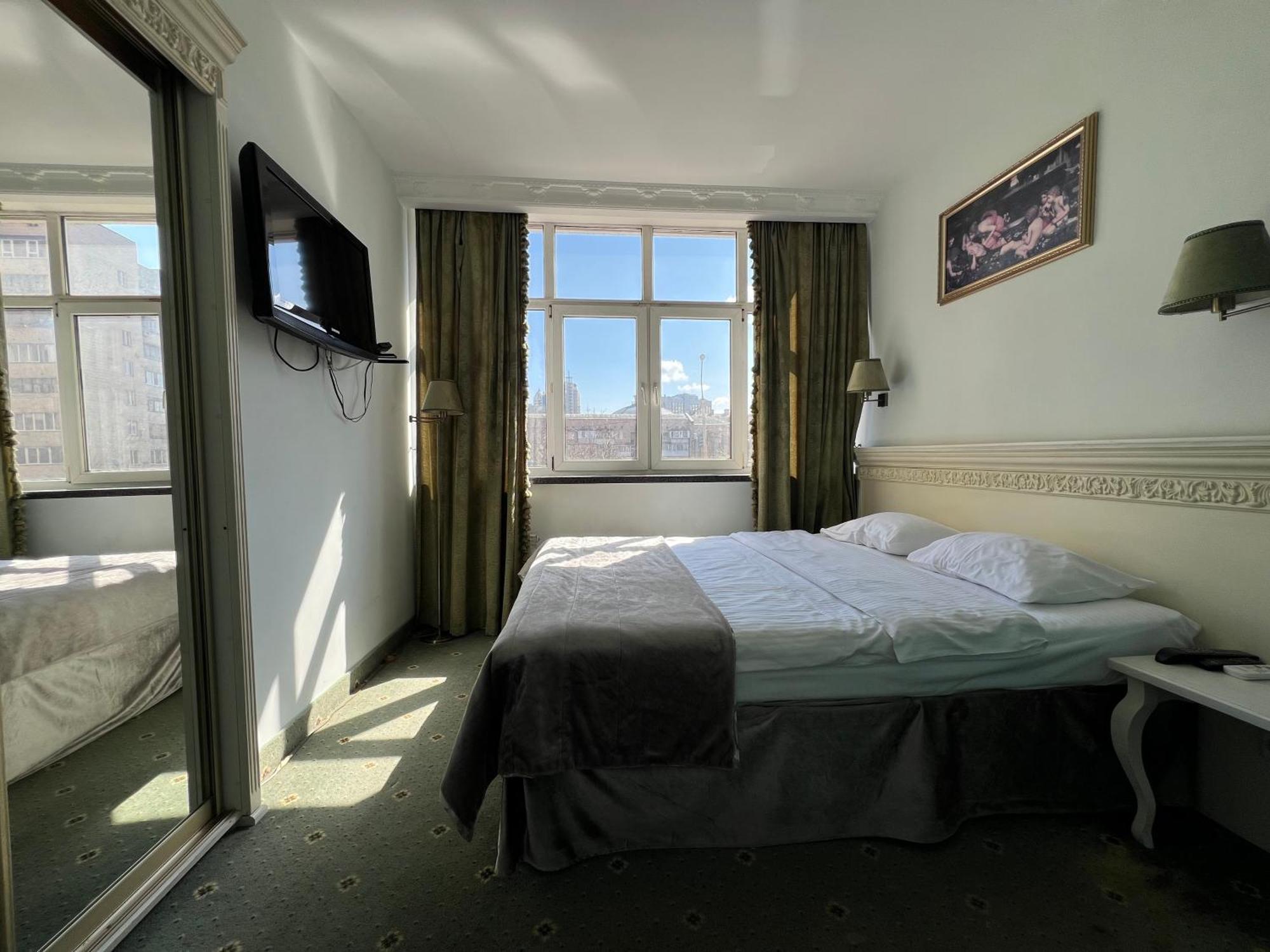 Royal City Hotel Kiev Eksteriør billede